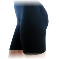 aqs+　美・姿勢インナー シームレス　　4分丈パンツ 黒